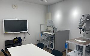 ワーク検証に使用する実験室（協業先設備）